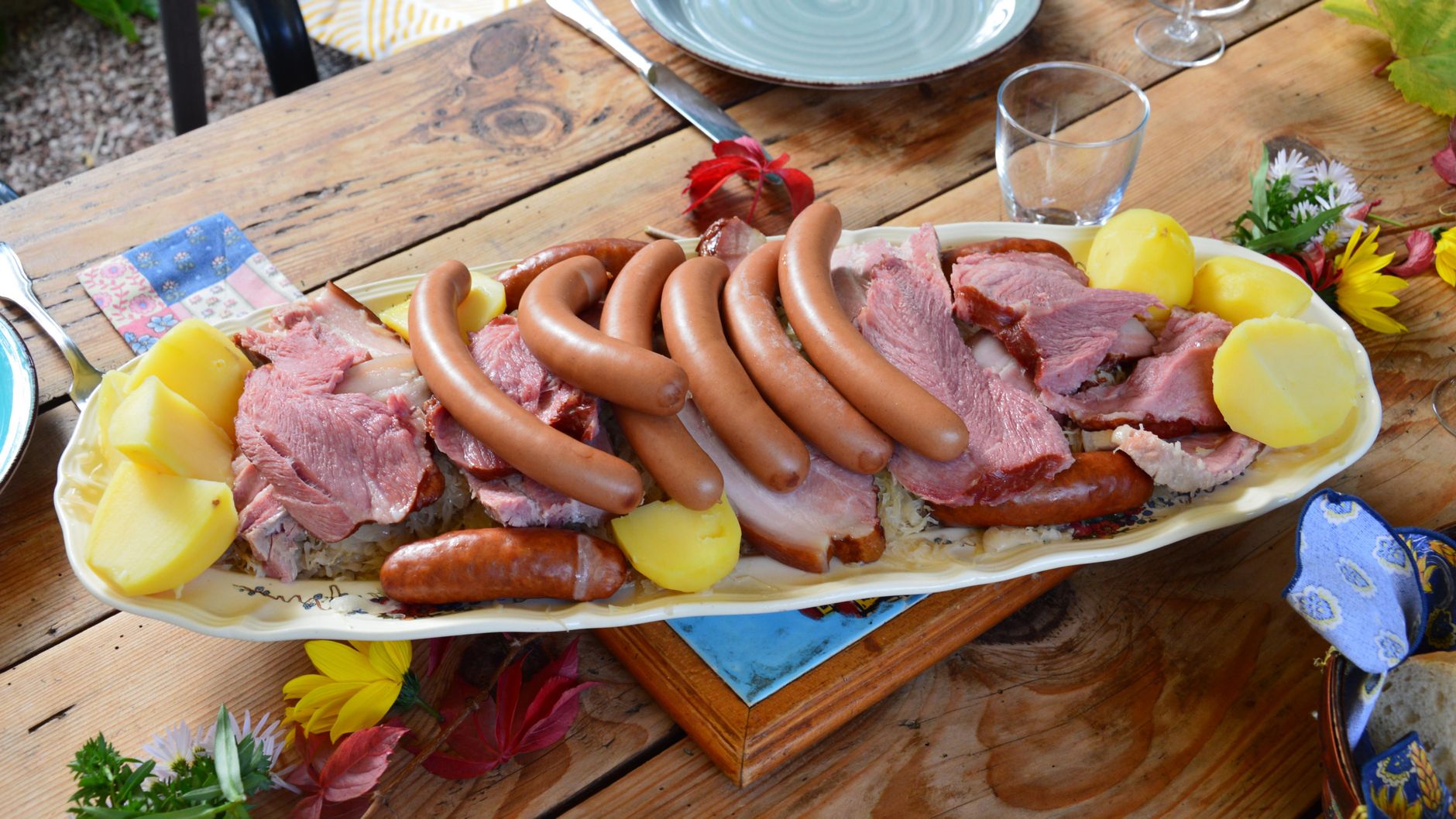 Choucroute garnie servie en winstub